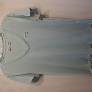Womens Under Armour Vneck Loose Fit Tee. Blue Heather. Size Medium.